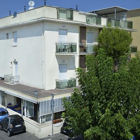 Hotel Ave Rimini Buitenkant foto