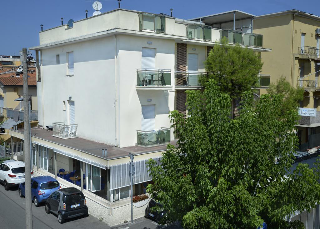 Hotel Ave Rimini Buitenkant foto