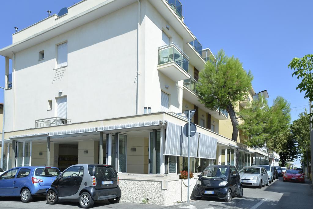 Hotel Ave Rimini Buitenkant foto