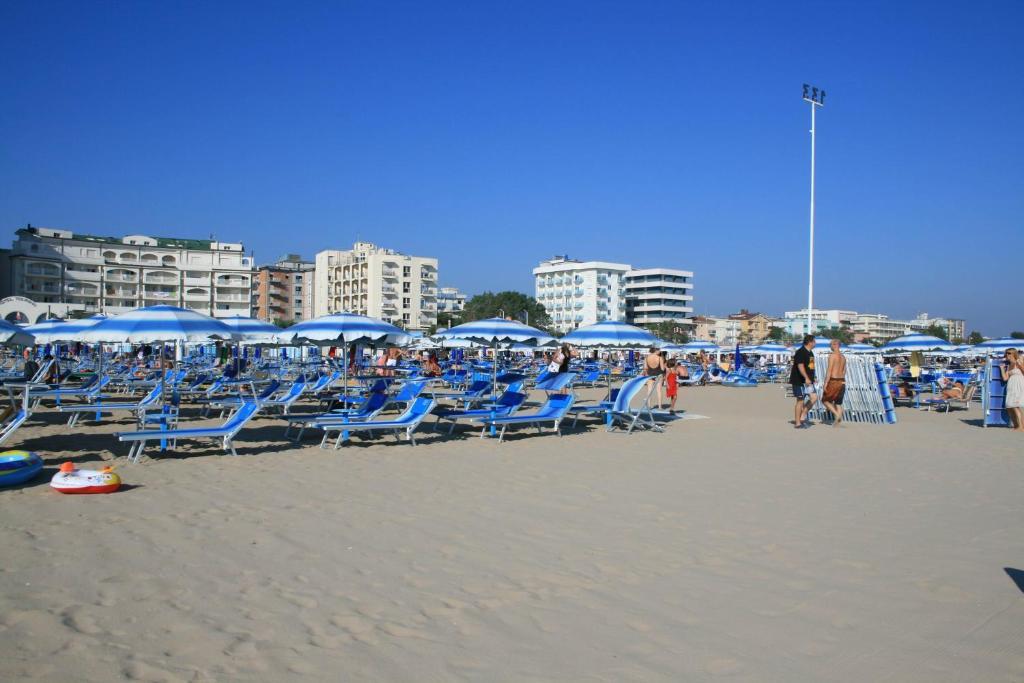 Hotel Ave Rimini Buitenkant foto