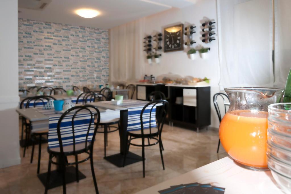 Hotel Ave Rimini Buitenkant foto