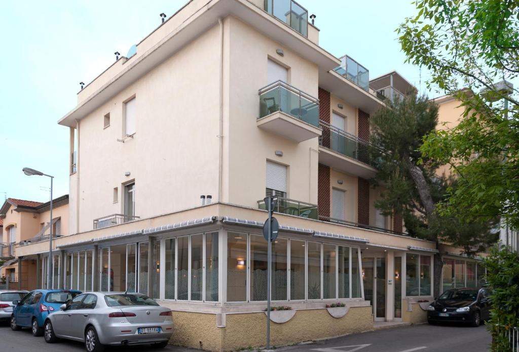 Hotel Ave Rimini Buitenkant foto