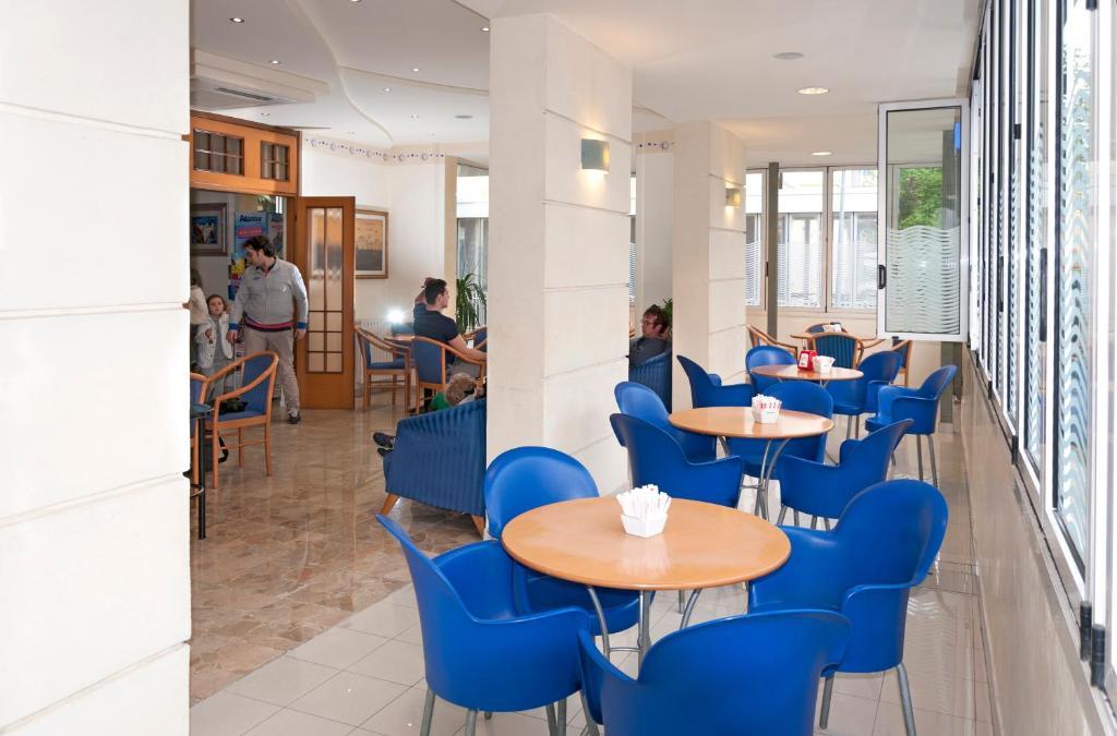 Hotel Ave Rimini Buitenkant foto